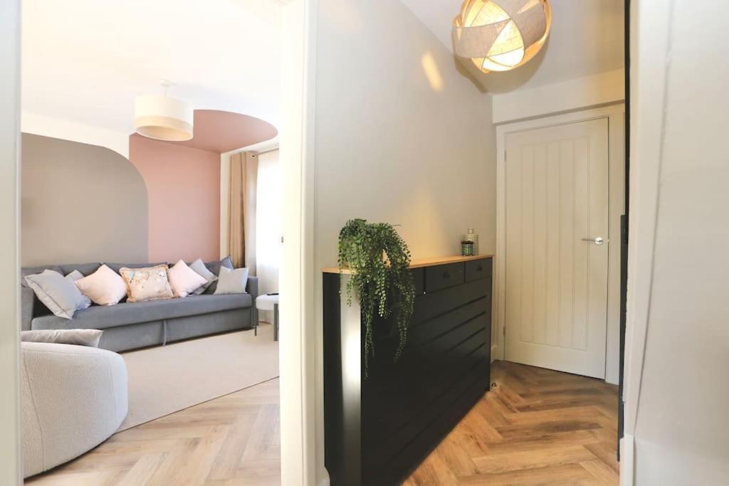 Vakantiehuis Xxbrand Newxx Sleeps 8, Stylish Japandi House Blackpool