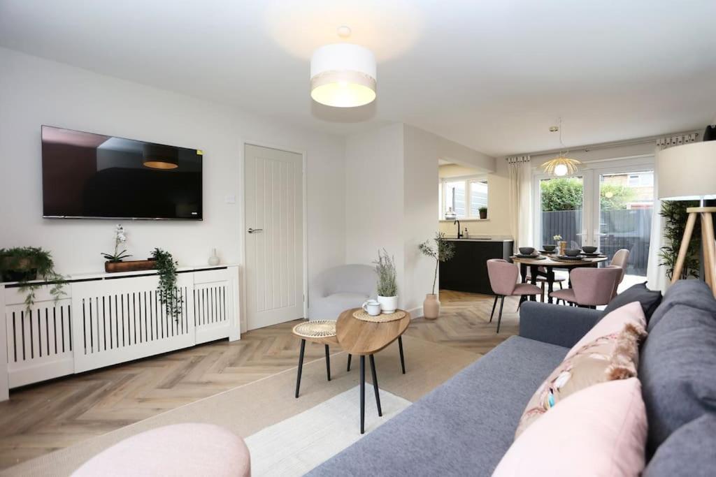 Vakantiehuis Xxbrand Newxx Sleeps 8, Stylish Japandi House *